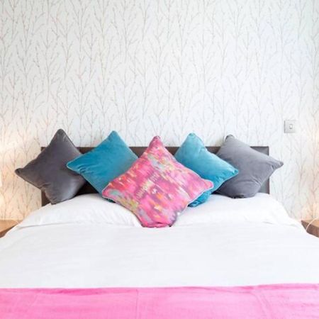 Contemporary & Homely Penthouse, 2 Mins Walk From Cambridge Station, Lift Access, Secured Gated On-Site Parking, Self Check-In, Super Fast Wifi, Terrace & Sleeps 6 Exteriér fotografie