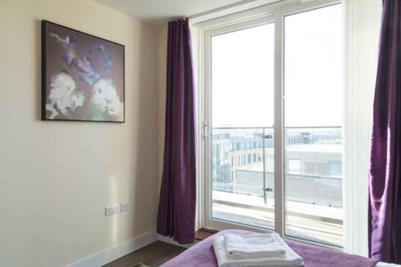 Contemporary & Homely Penthouse, 2 Mins Walk From Cambridge Station, Lift Access, Secured Gated On-Site Parking, Self Check-In, Super Fast Wifi, Terrace & Sleeps 6 Exteriér fotografie