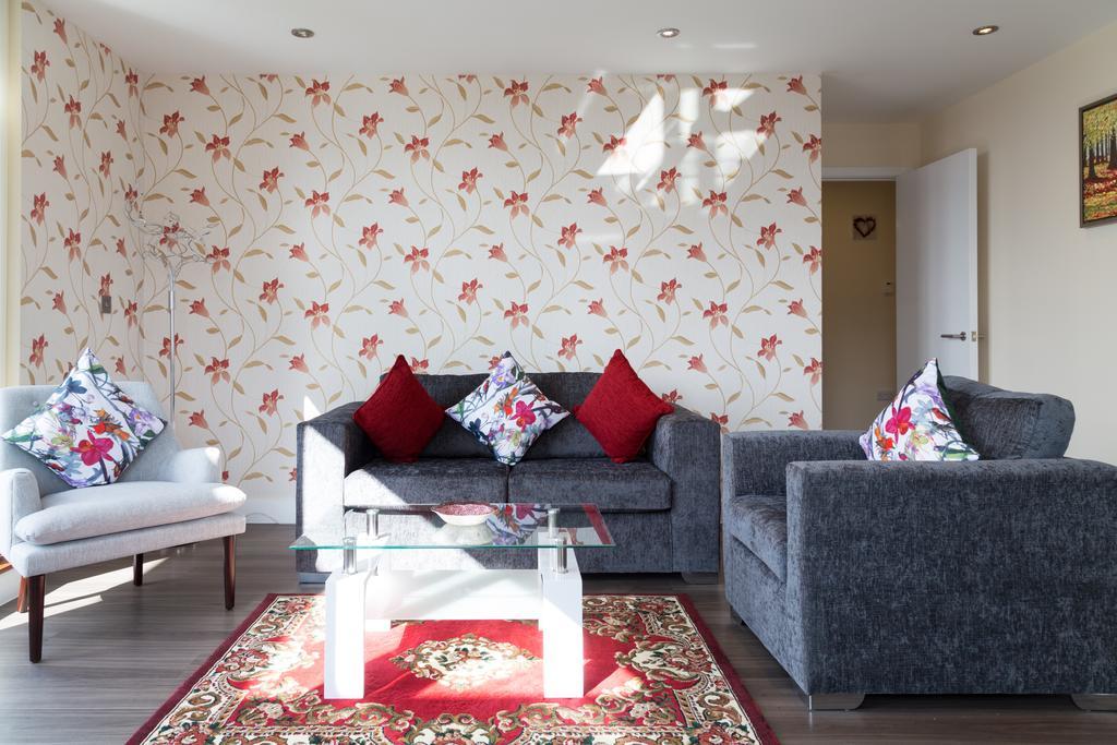 Contemporary & Homely Penthouse, 2 Mins Walk From Cambridge Station, Lift Access, Secured Gated On-Site Parking, Self Check-In, Super Fast Wifi, Terrace & Sleeps 6 Exteriér fotografie