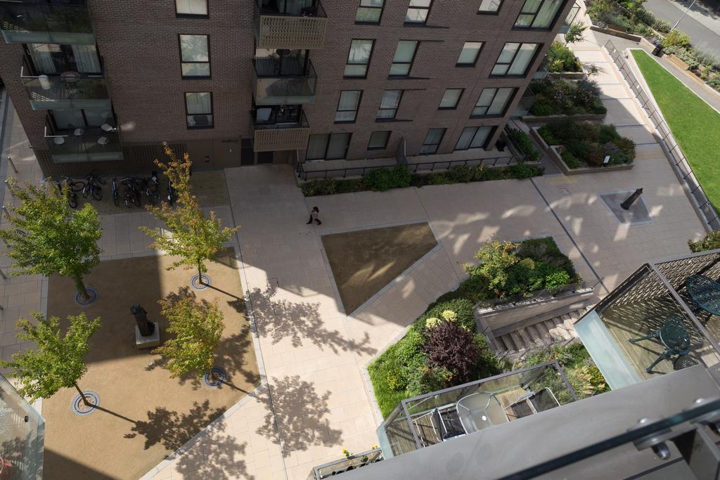 Contemporary & Homely Penthouse, 2 Mins Walk From Cambridge Station, Lift Access, Secured Gated On-Site Parking, Self Check-In, Super Fast Wifi, Terrace & Sleeps 6 Exteriér fotografie