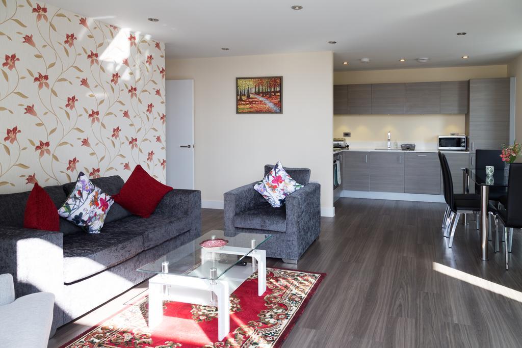 Contemporary & Homely Penthouse, 2 Mins Walk From Cambridge Station, Lift Access, Secured Gated On-Site Parking, Self Check-In, Super Fast Wifi, Terrace & Sleeps 6 Exteriér fotografie