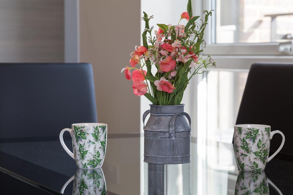 Contemporary & Homely Penthouse, 2 Mins Walk From Cambridge Station, Lift Access, Secured Gated On-Site Parking, Self Check-In, Super Fast Wifi, Terrace & Sleeps 6 Exteriér fotografie