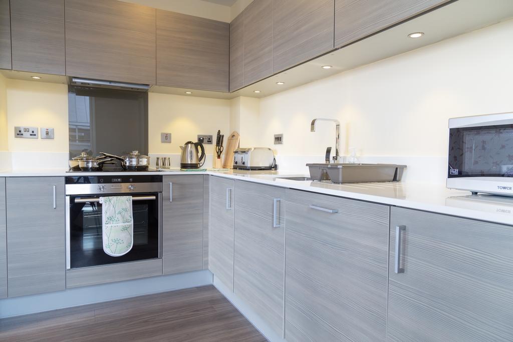 Contemporary & Homely Penthouse, 2 Mins Walk From Cambridge Station, Lift Access, Secured Gated On-Site Parking, Self Check-In, Super Fast Wifi, Terrace & Sleeps 6 Exteriér fotografie