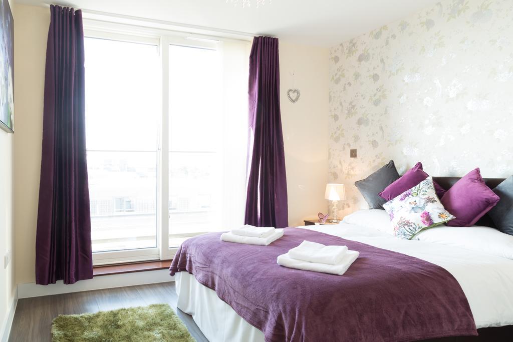 Contemporary & Homely Penthouse, 2 Mins Walk From Cambridge Station, Lift Access, Secured Gated On-Site Parking, Self Check-In, Super Fast Wifi, Terrace & Sleeps 6 Exteriér fotografie